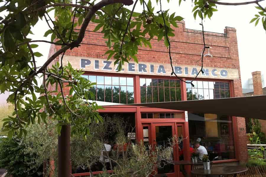 exterior of the famous pizzaria bianco