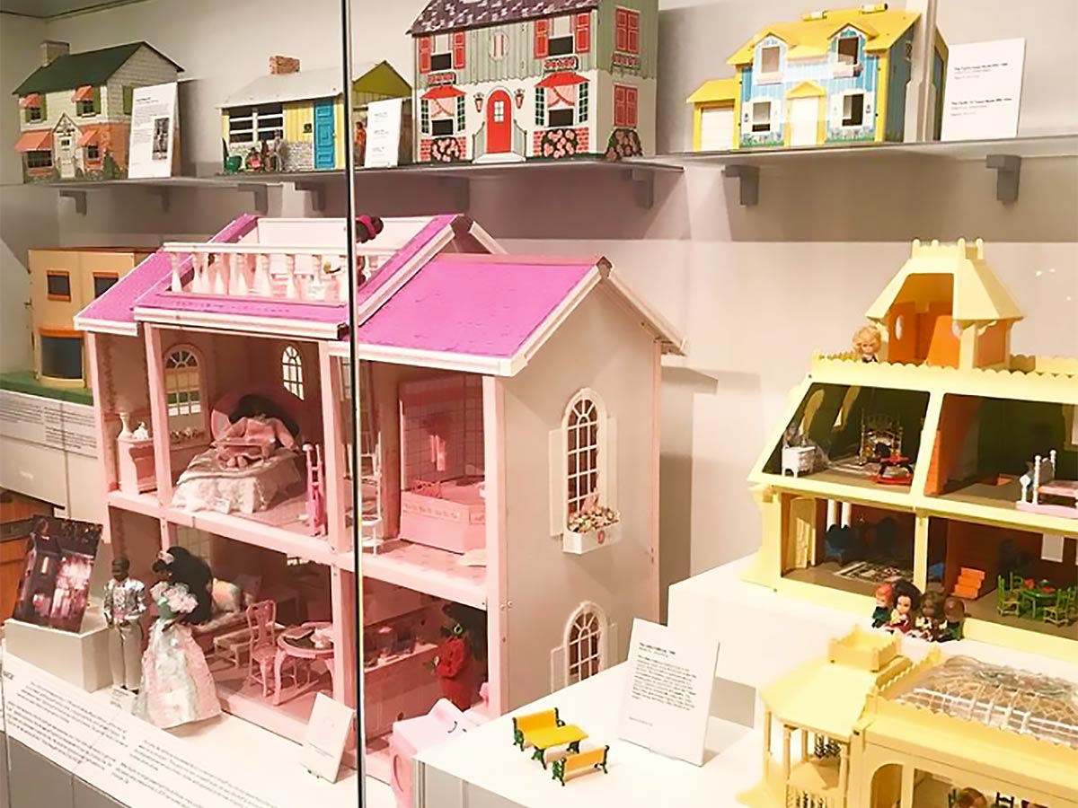 a museum exhibit of dollhouses at the toy and miniature museum