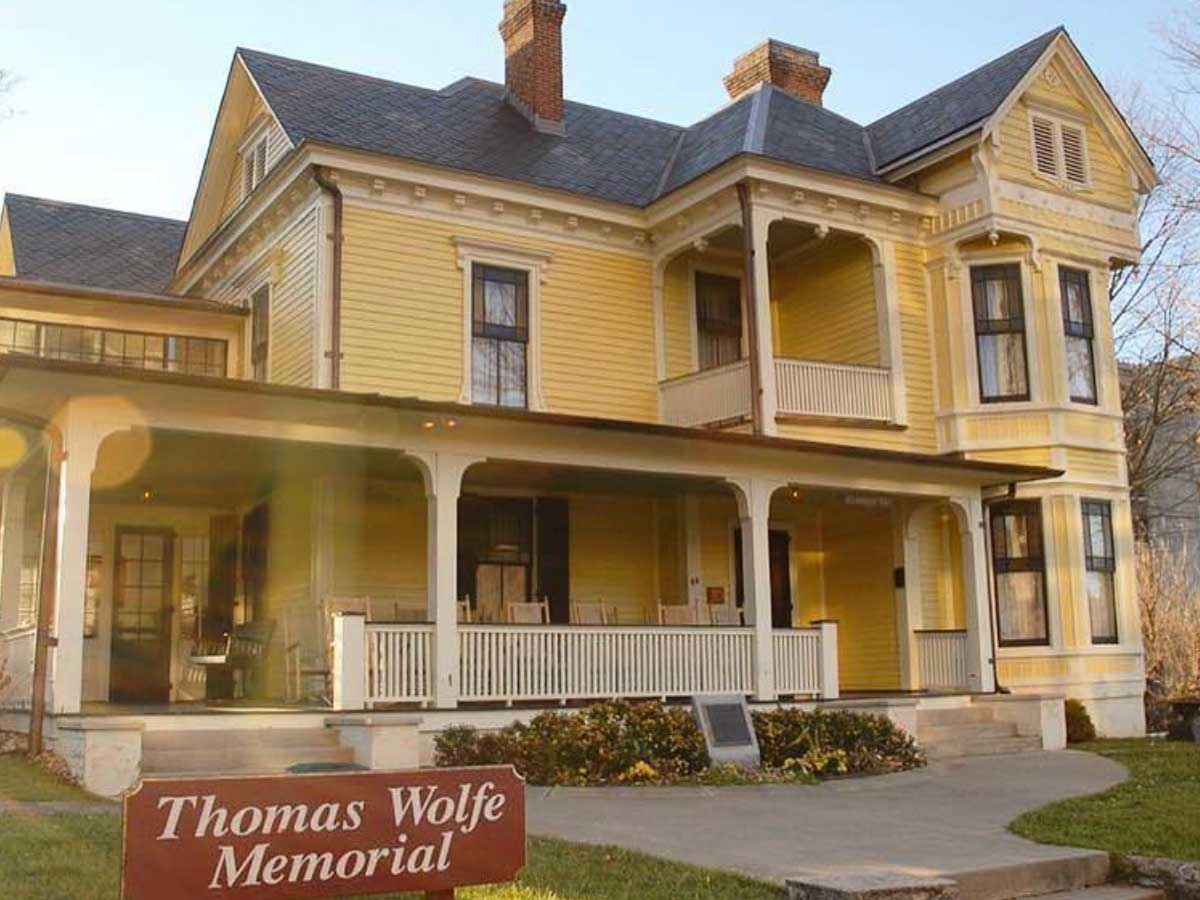 the outside of the thomas wolfe memorial