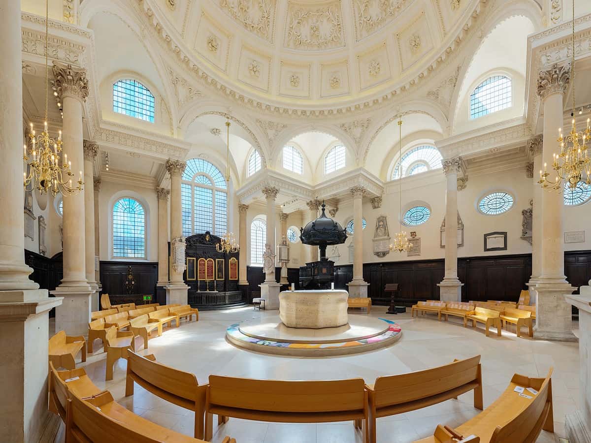an interior view of the dome of st stephen walbrook church in london