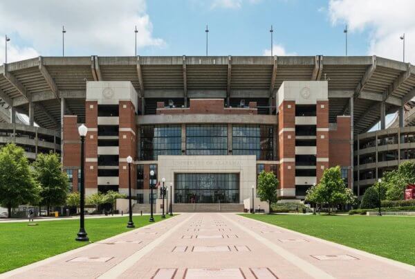 the football stadium on the campus of the university of alabama in tuscaloosa