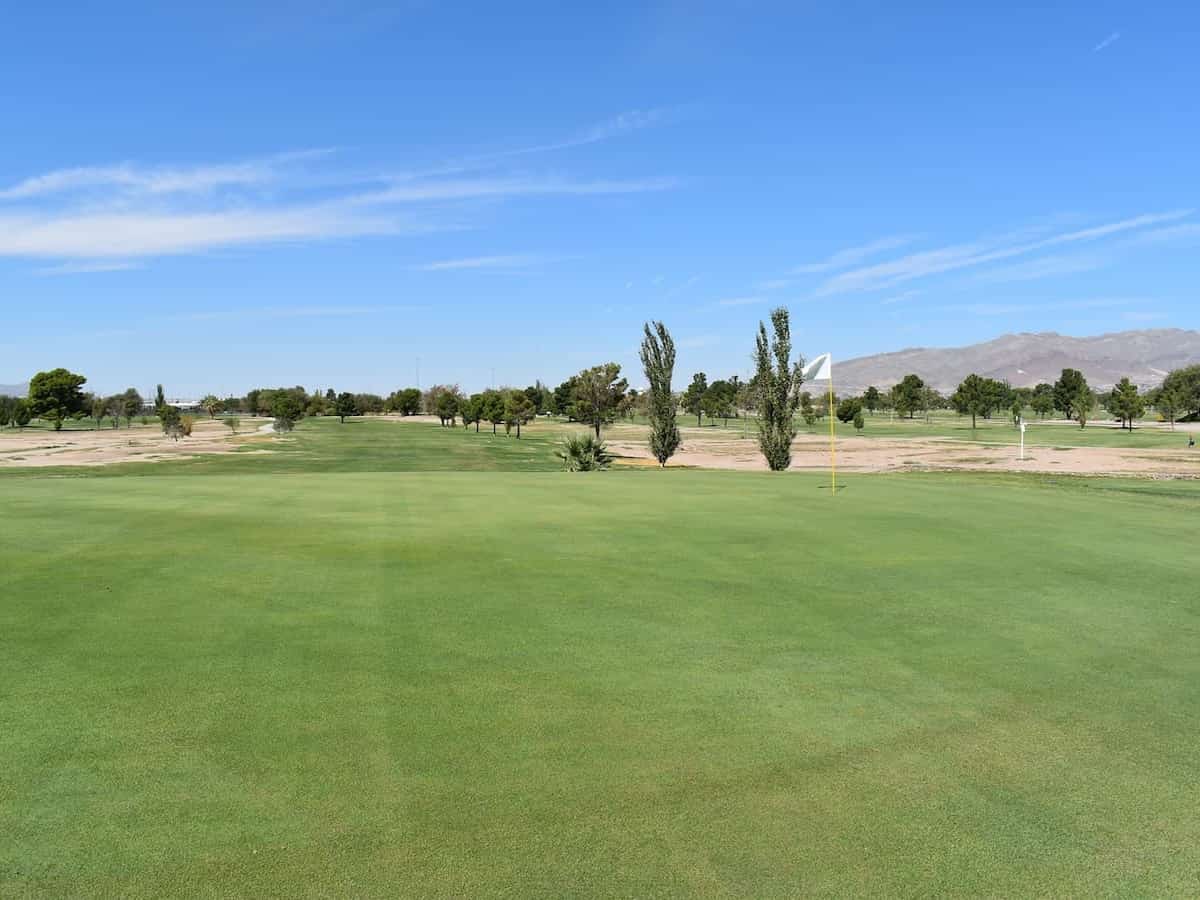 an expansive golf course in el paso tx
