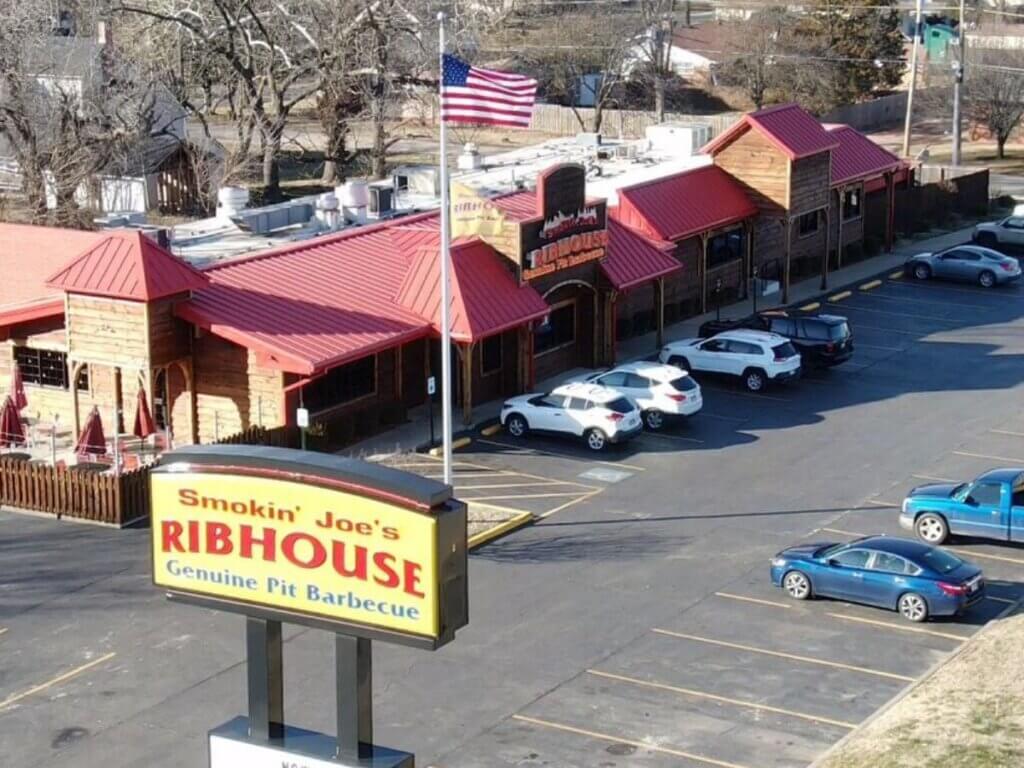 An elevated view of Smokin' Joe's Ribhouse restaurant