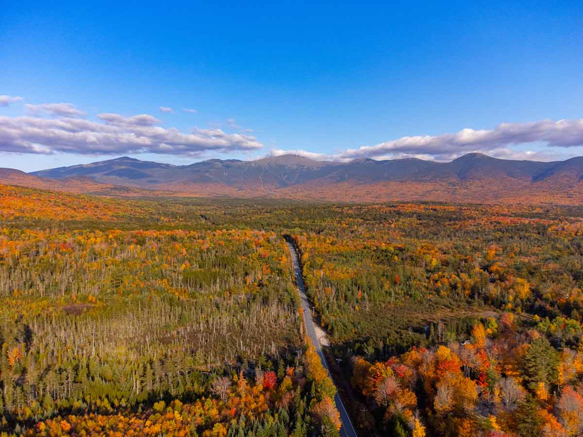 fall colors of Mount Washington in new hampshire