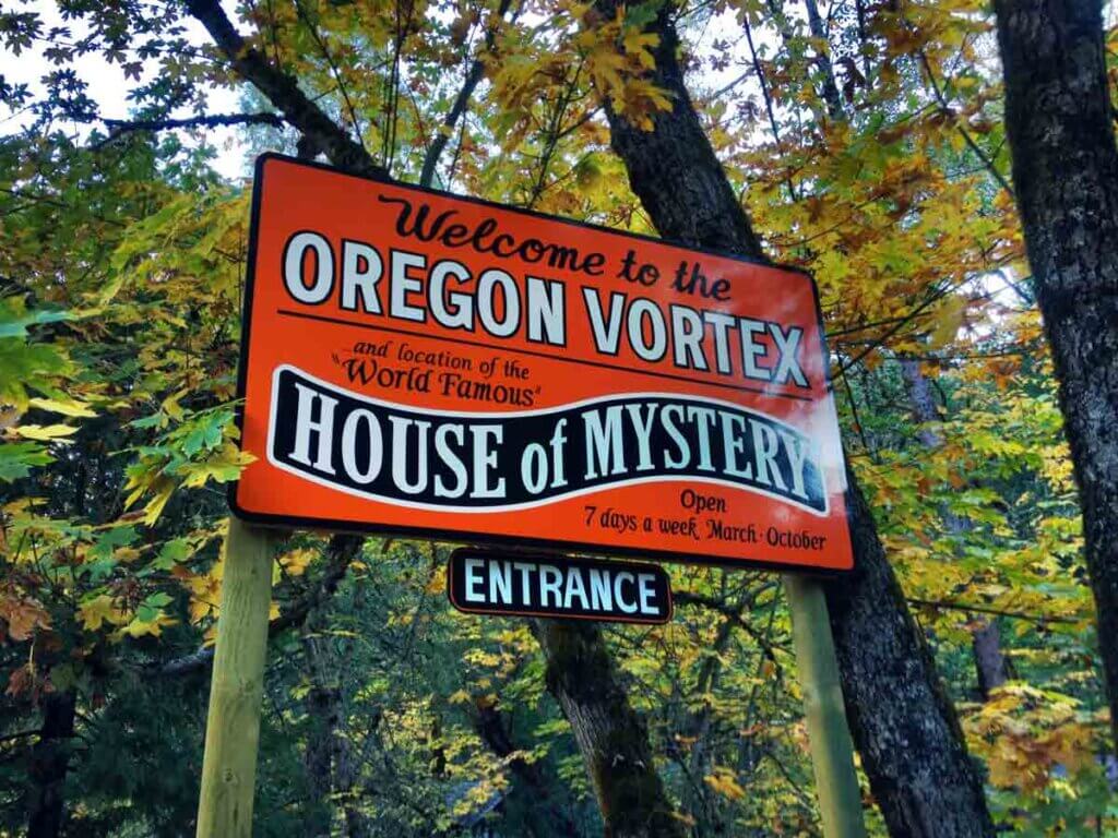 Oregon Vortex House of Mystery sign