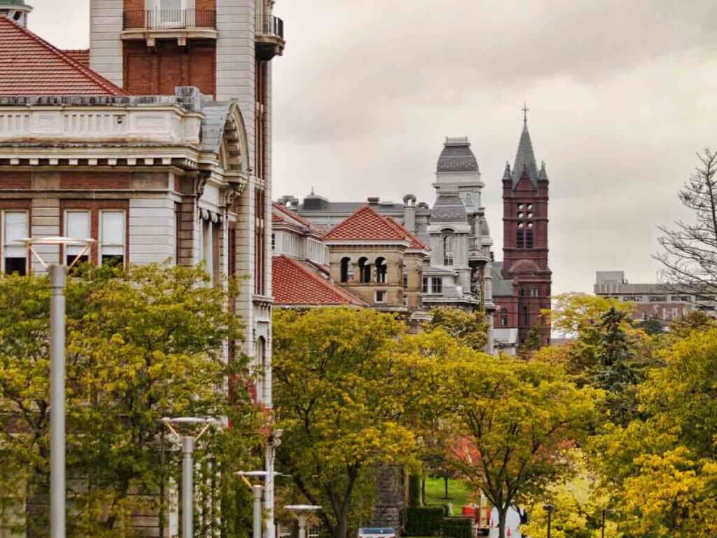 Street view of Syracuse University