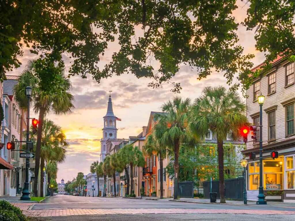 Street view of Charleston, South Carolina, avoid the crowds on spring break