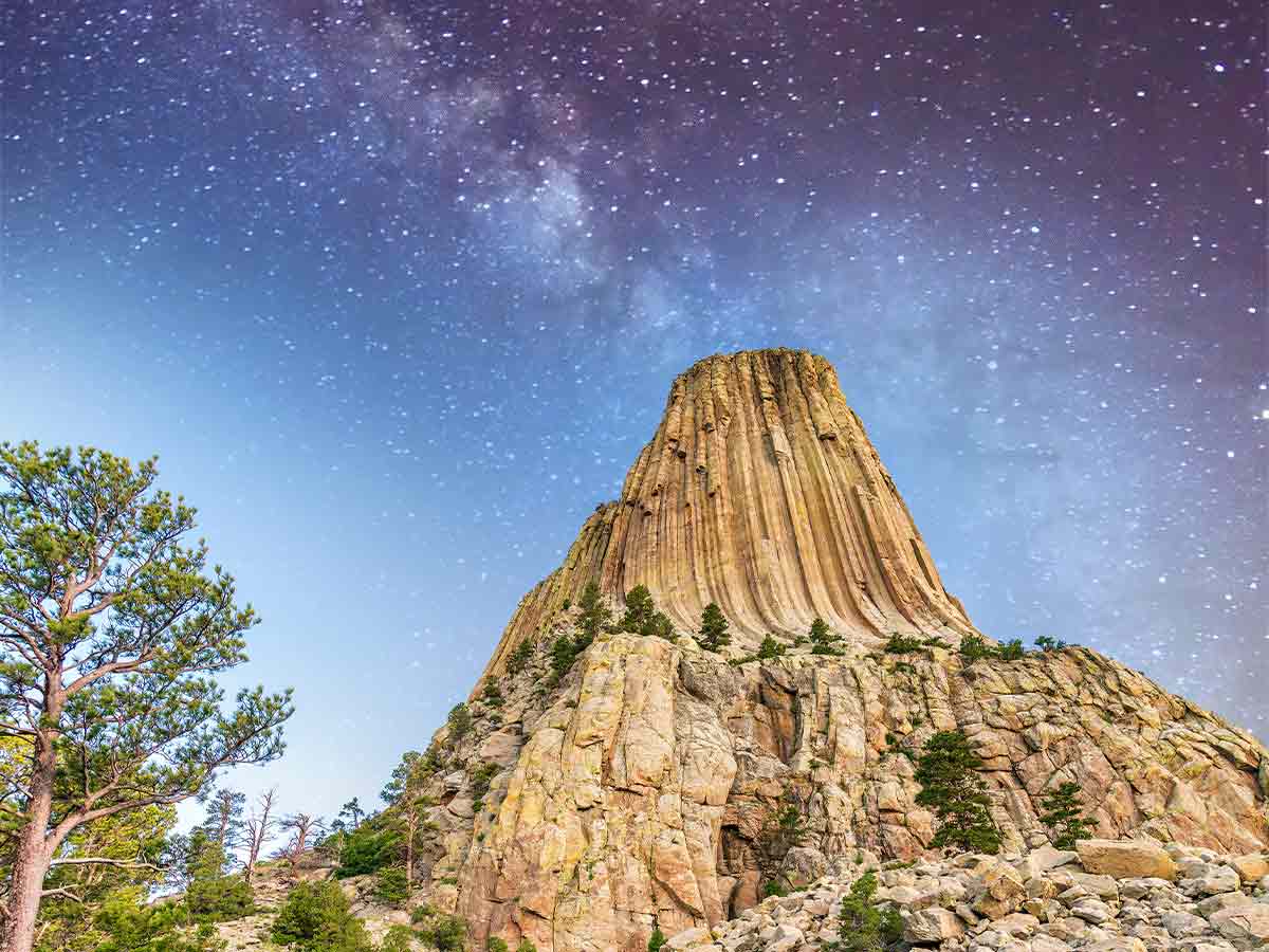 Devil’s Tower National Monument starry night sky